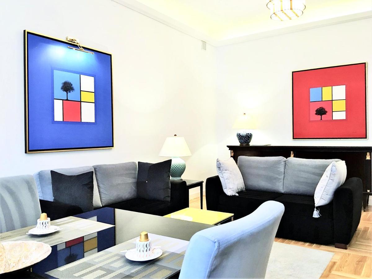 Mondrian Luxury Suites & Apartments Market Square I Warsaw Room photo
